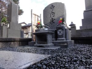 晴れた日は光の雫(しずく)をたくさん集めたい、そんなお墓です 晴れた日は光の雫(しずく)をたくさん集めたい、そんなお墓です